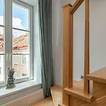 Stylish Old Town By Urban Rent شقة